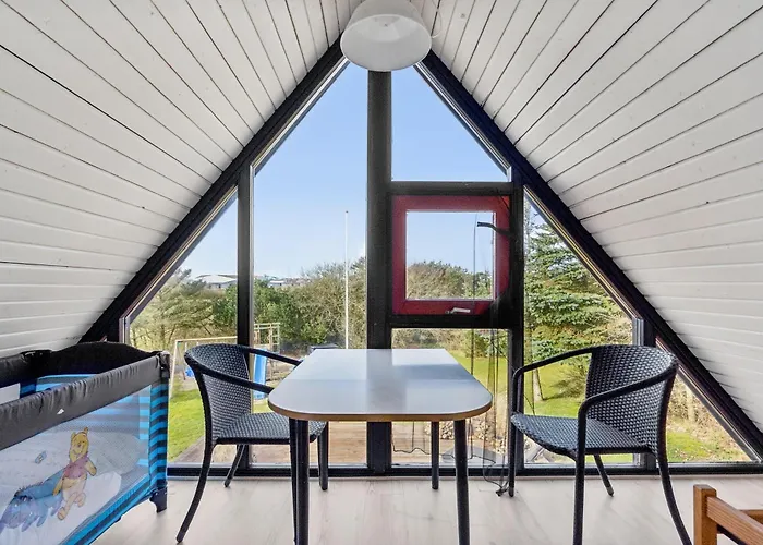 Дом отдыха Coxy Overlooking The Golf Course At Sondervig - 1019